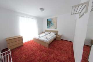 Отели типа «постель и завтрак» Vivo House Тыргу-Муреш Номер Делюкс с кроватью размера «king-size»-9